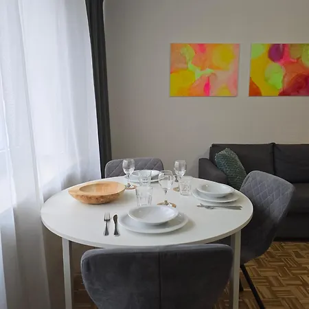 Art - Mit Balkon *